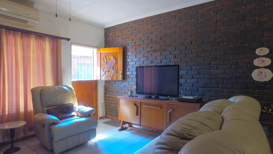 2 Bedroom Property for Sale in Rustenburg Central North West